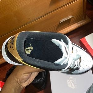 Black/Metallic Gold-White